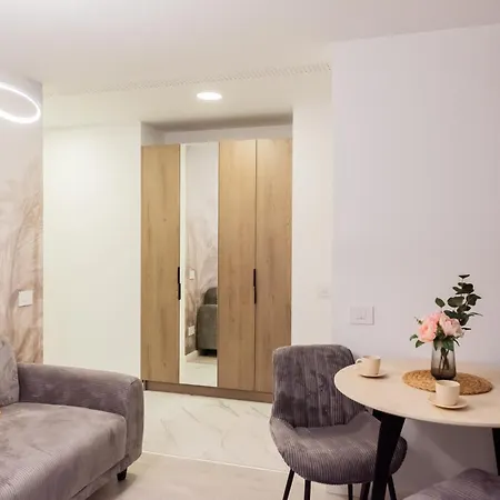 Tiny Palm * Бухарест