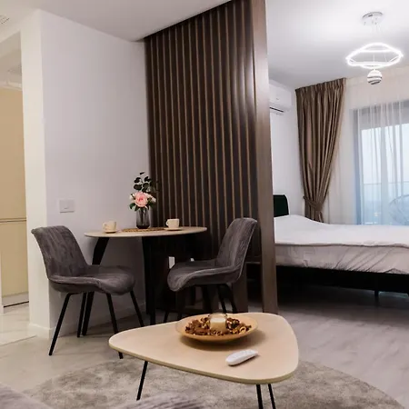 Tiny Palm Bucureşti